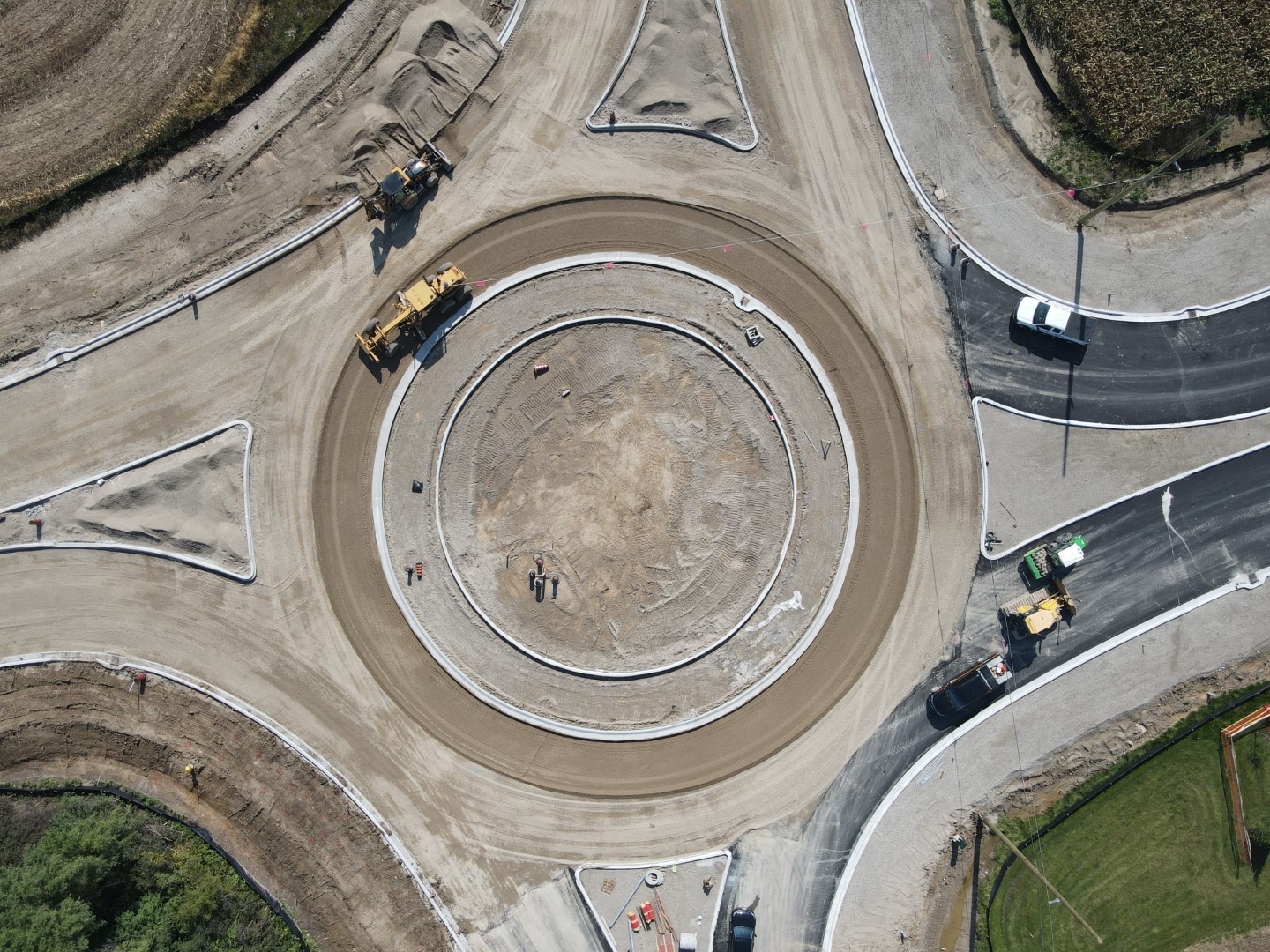 Repaving of the Sunningdale Road and Hyde Park Road Roundabout